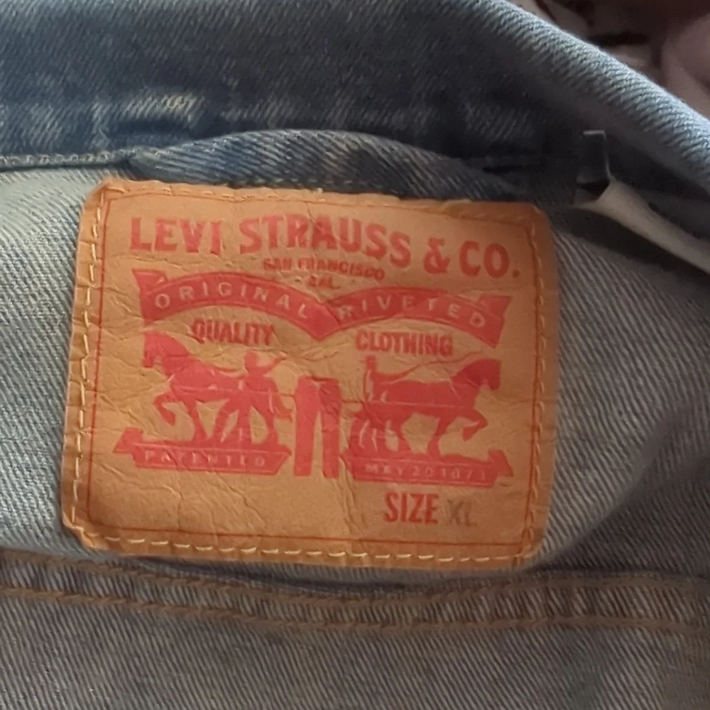 Levi's Jean Jacket - Picture 3 of 7